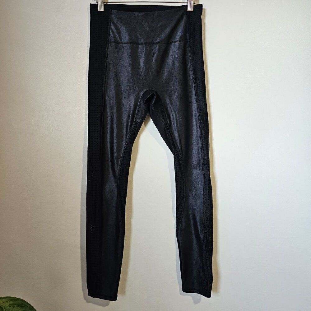 EUC LIKE NEW FABLETICS MOTION 365+ BY FABLETICS BLACK SOFT LEGGINGS SIZE MEDIUM
